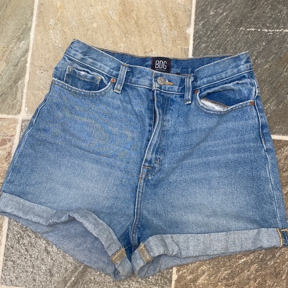 Urban Outfitters BDG denim mom shorts - Picture 2 of 4